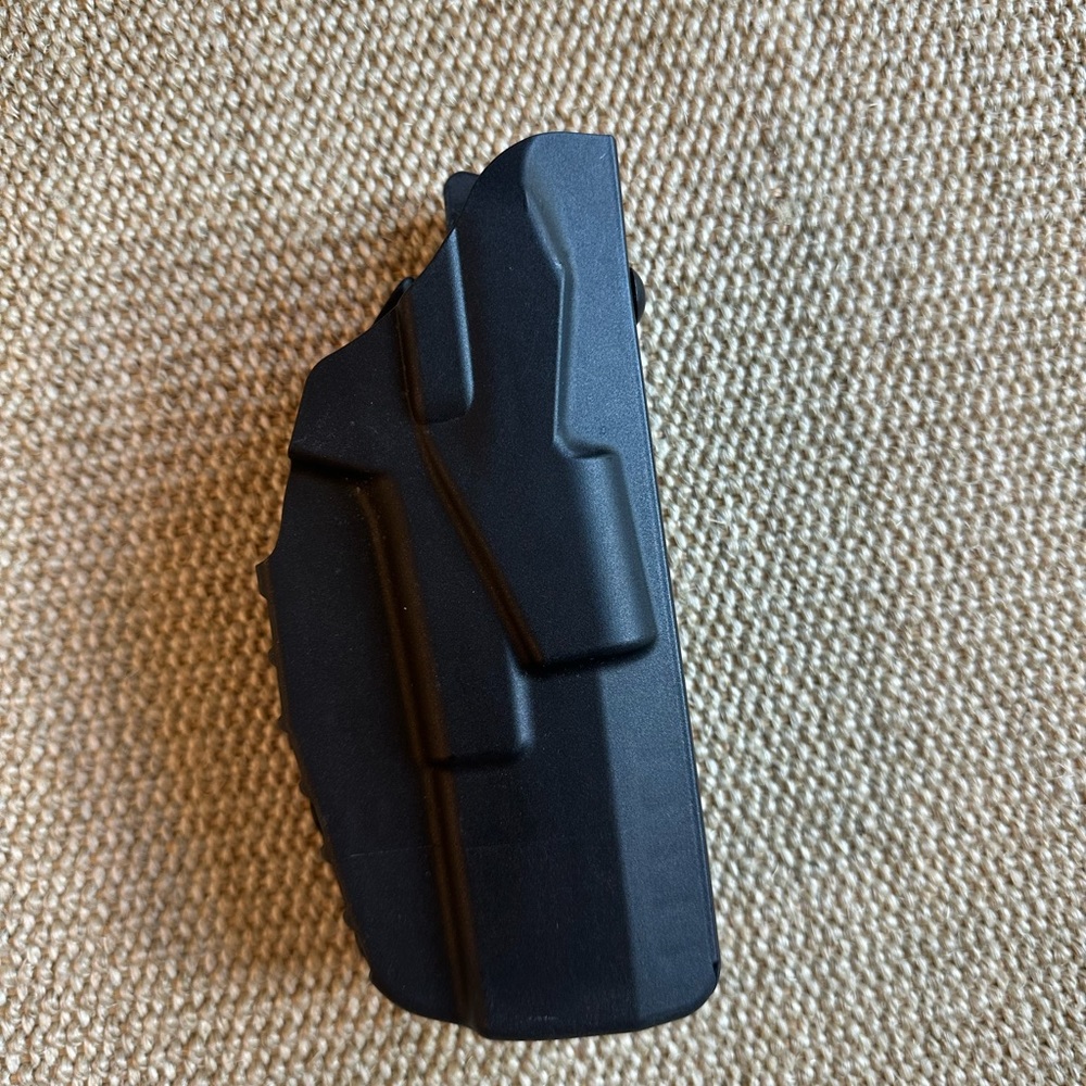 SAFARILAND GLOCK 17/22 MID RISE DUTY HOLSTER